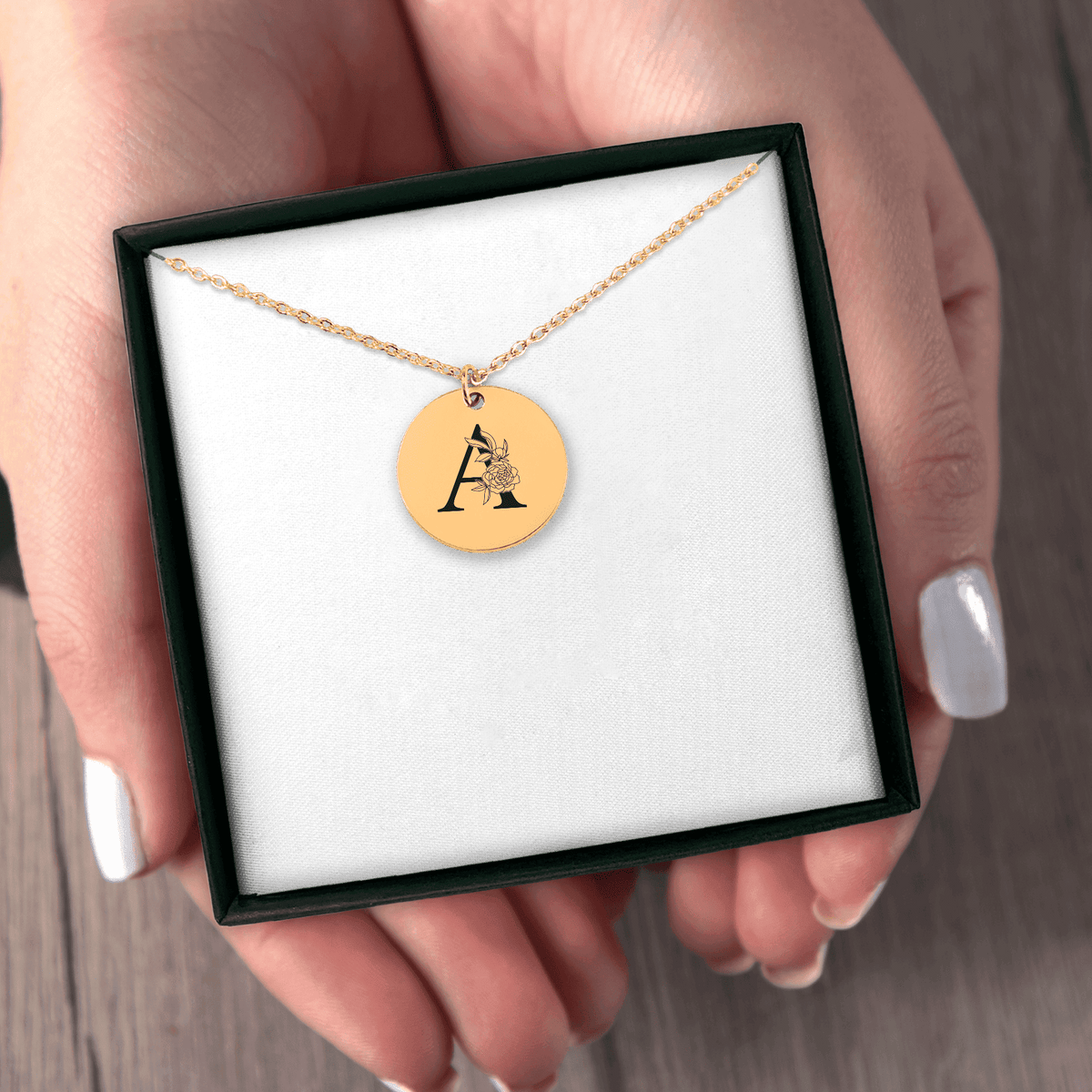 Solyre Blumen-Initialen-Halskette | Personalisiert