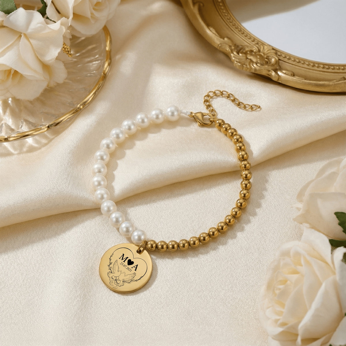 Solyre Perlenarmband mit Gravurmünze | Personalisiert