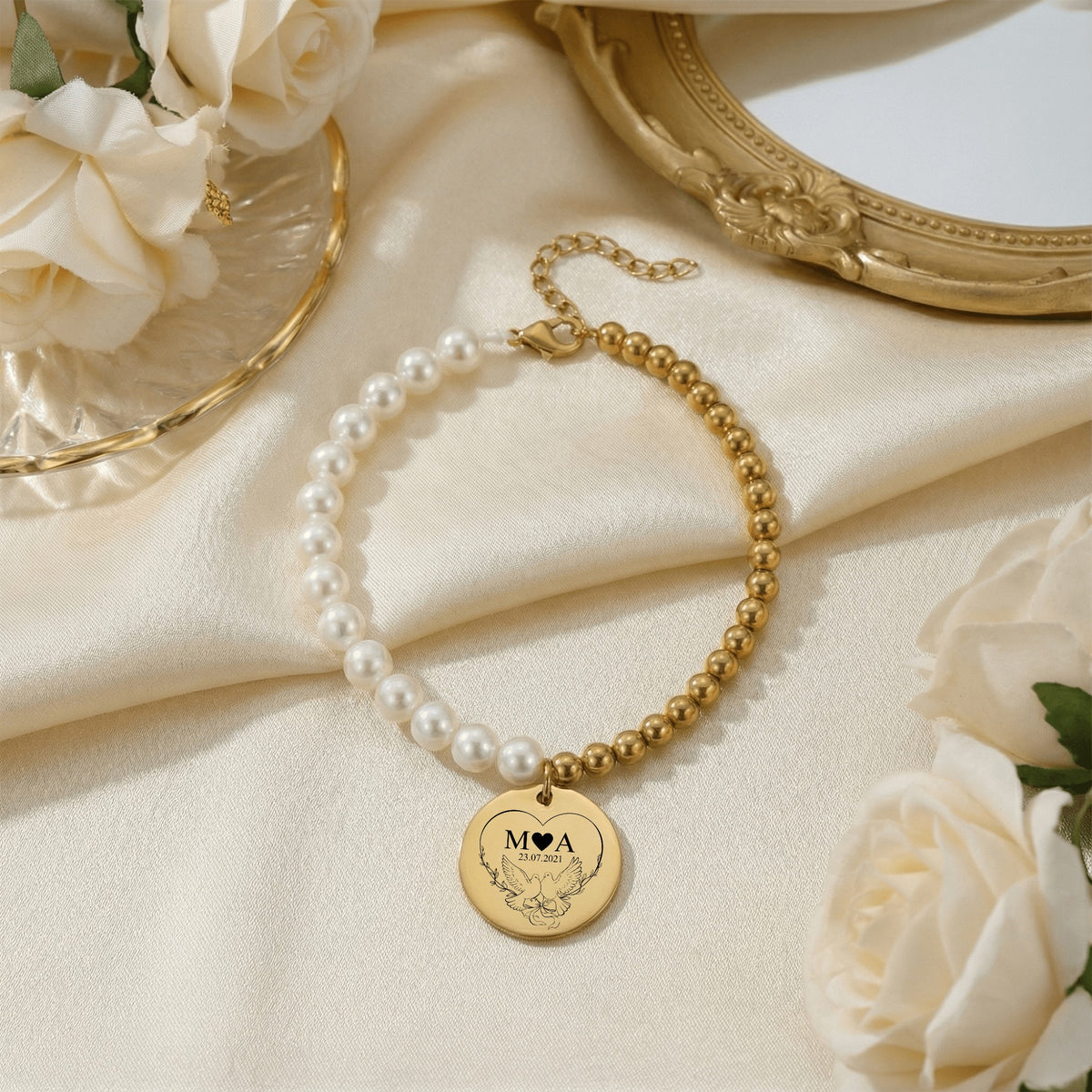 Solyre Perlenarmband mit Gravurmünze | Personalisiert