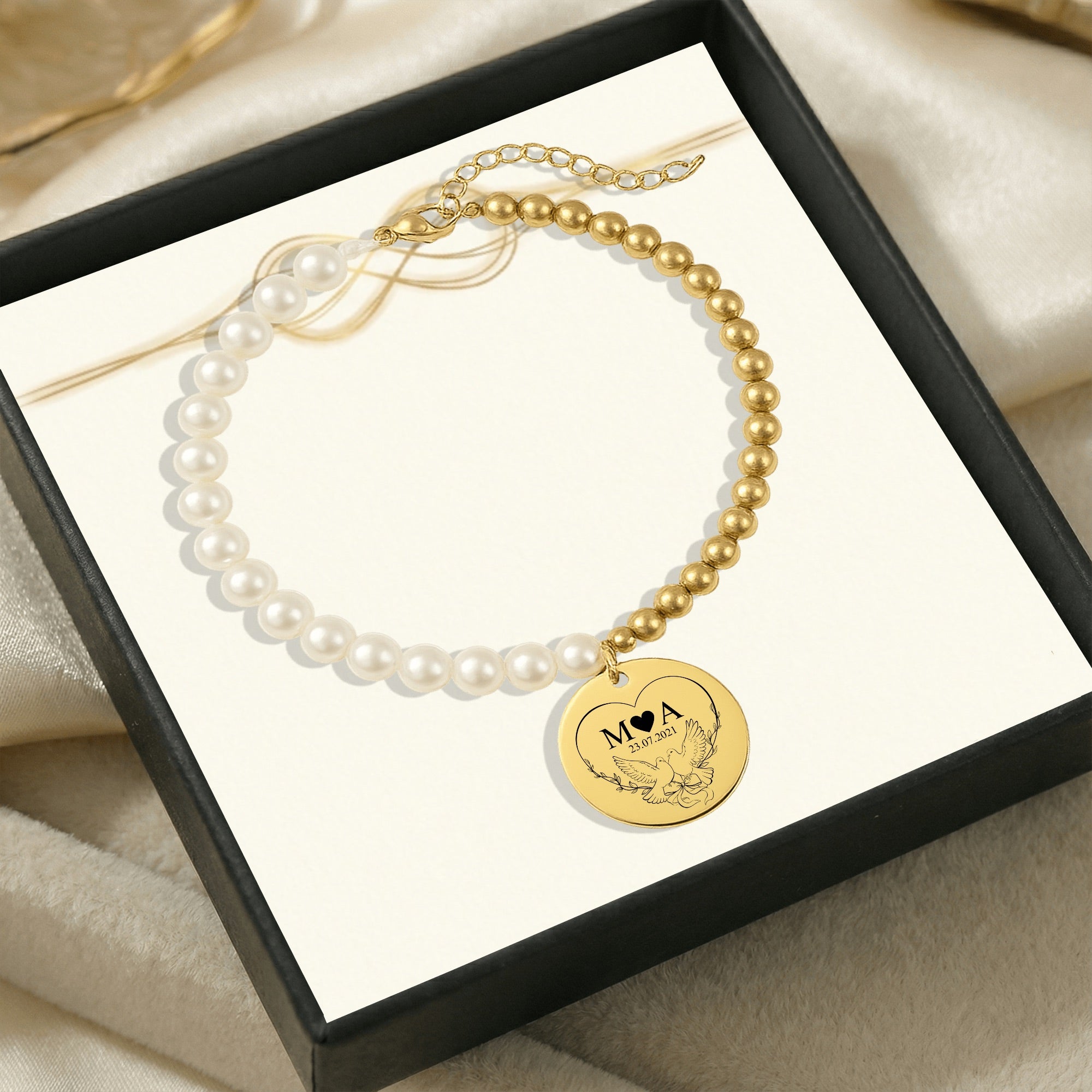 Premium Pearl & Gold Coin Bracelet: Mother of Pearl