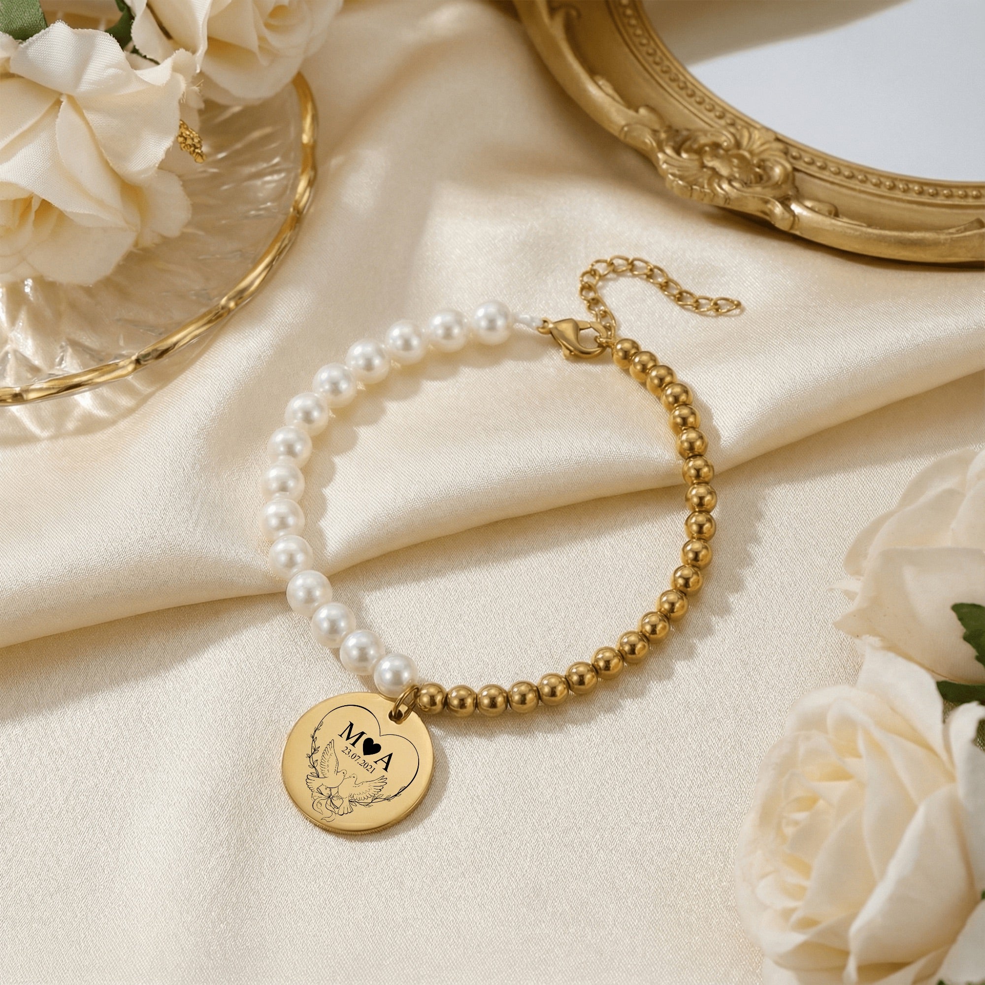 Premium Pearl & Gold Coin Bracelet: Mother of Pearl