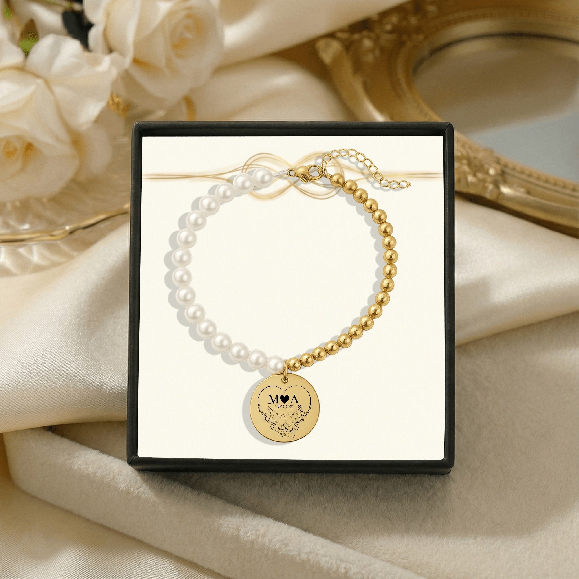 Premium Pearl & Gold Coin Bracelet: Mother of Pearl